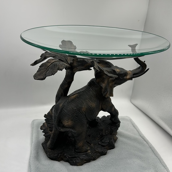 Table-Top Resin Elephant Replica with Palm Tree Holding up Clear Glass Disc Bowl - Picture 8 of 12
